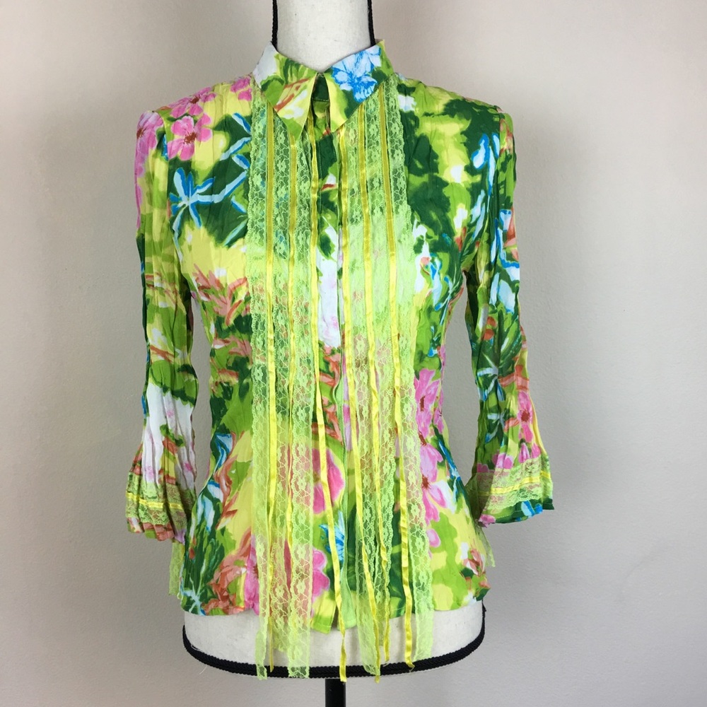 La Caviar Crinkled Collared Blouse Top